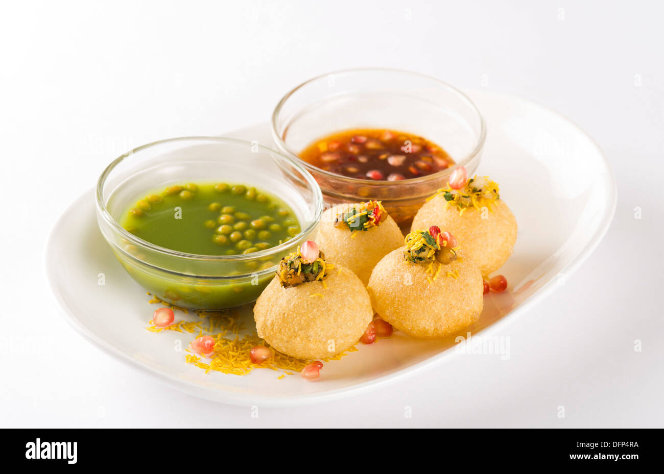 1766122677_pani-puri-DFP4RA.jpg